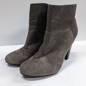 Faux snakeskin boots Peter Nygard